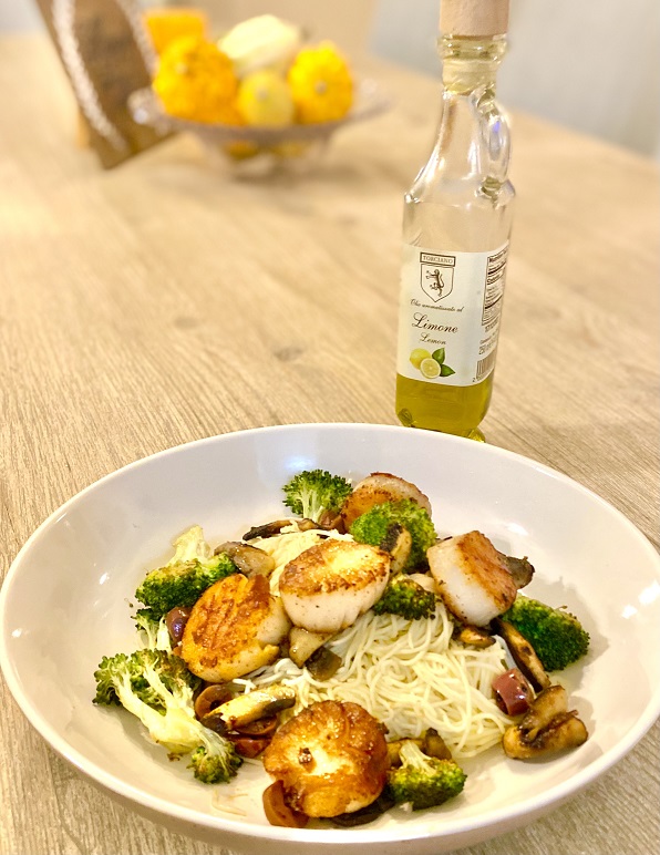 Lemon Spaghetti with Scallops and Vegetables