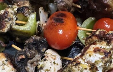 Chicken and vegetables on shish kebabs