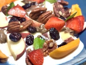 7 easy strategies for building a Mediterranean Diet fruit and nut yogurt bowl