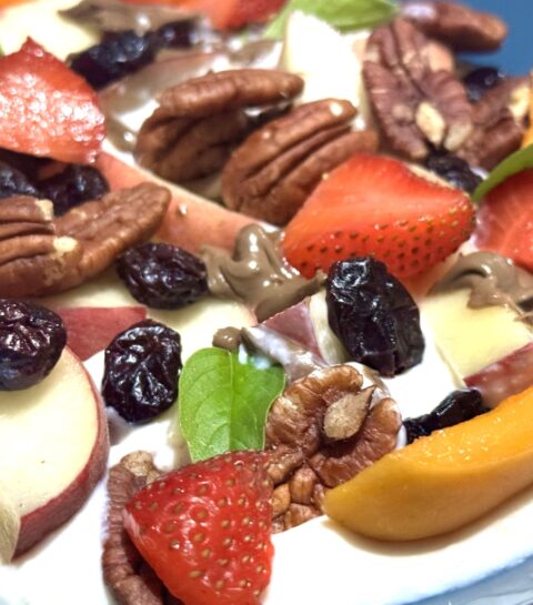 7 easy strategies for building a Mediterranean Diet fruit and nut yogurt bowl